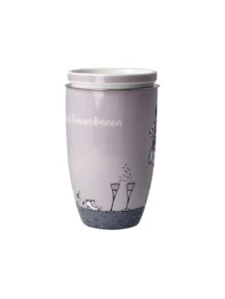 Teetasse Mit Deckel Und Sieb Barbara Freundlieb - Ziemlich Beste Freundinnen 9 Teetasse Mit Deckel Und Sieb Barbara Freundlieb - Ziemlich Beste Freundinnen -Wenko shop goebel teetasse deckel sieb barbara freundlieb ziemlich beste freundinnen 0001850847 1012338271 4