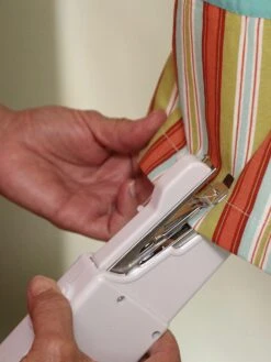 Mini-Nähmaschine 'Starlyf Fast Sew' -Wenko shop mediashop mini naehmaschine starlyf fast sew 0001759652 2