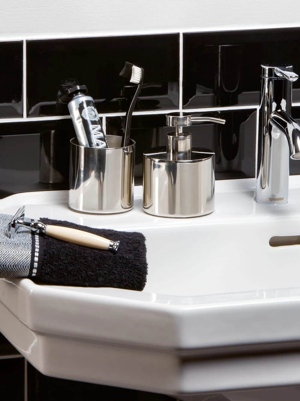 Möve Seifenspender Deco 9x9x13cm , Edelstahl 2 Möve Seifenspender Deco 9x9x13cm , Edelstahl – Bild 2