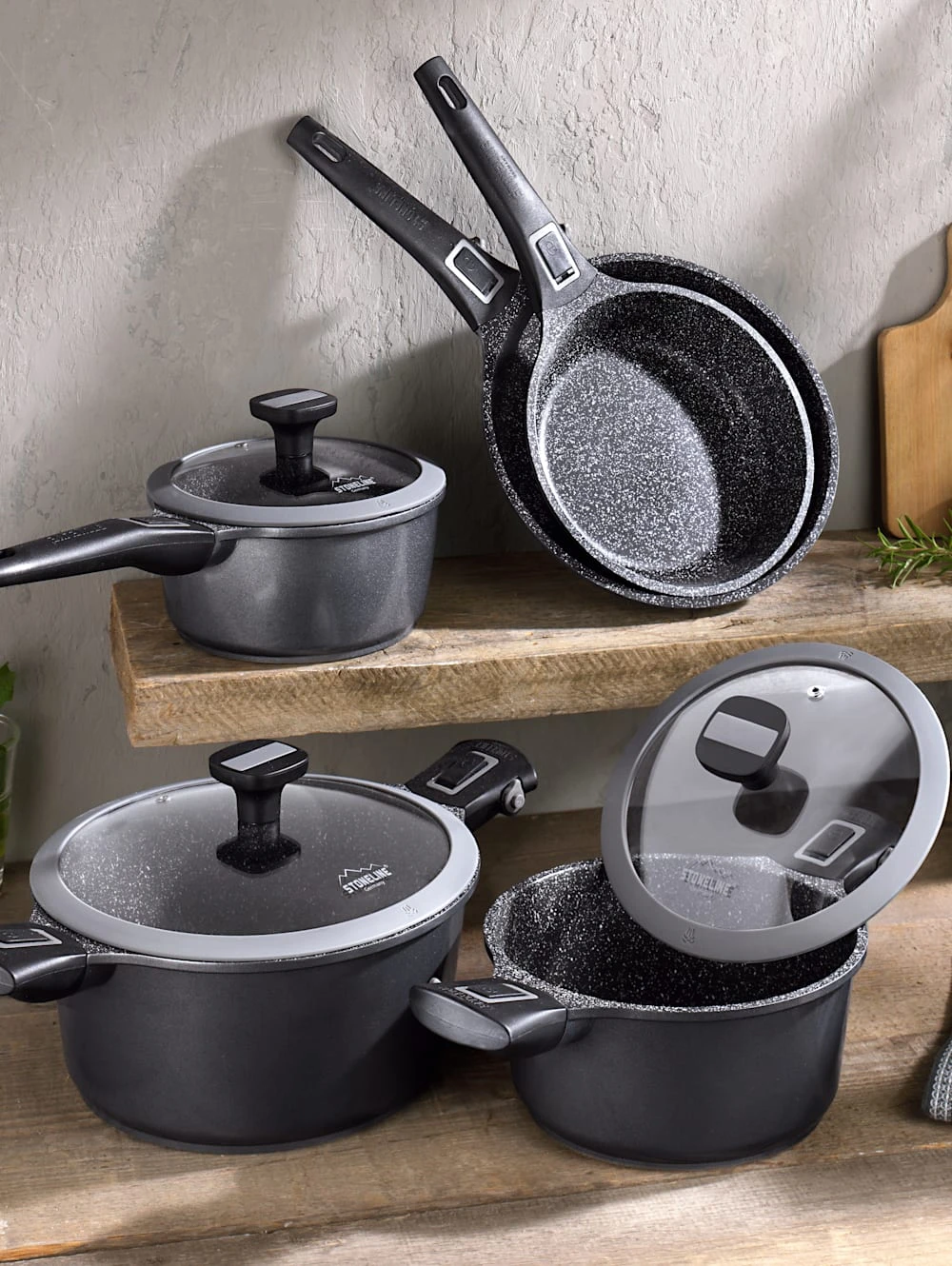 8tlg. Topfset 'Imagination Plus' Mit Abnehmbaren Sicherheitsgriffen 1 8tlg. Topfset 'Imagination Plus' Mit Abnehmbaren Sicherheitsgriffen